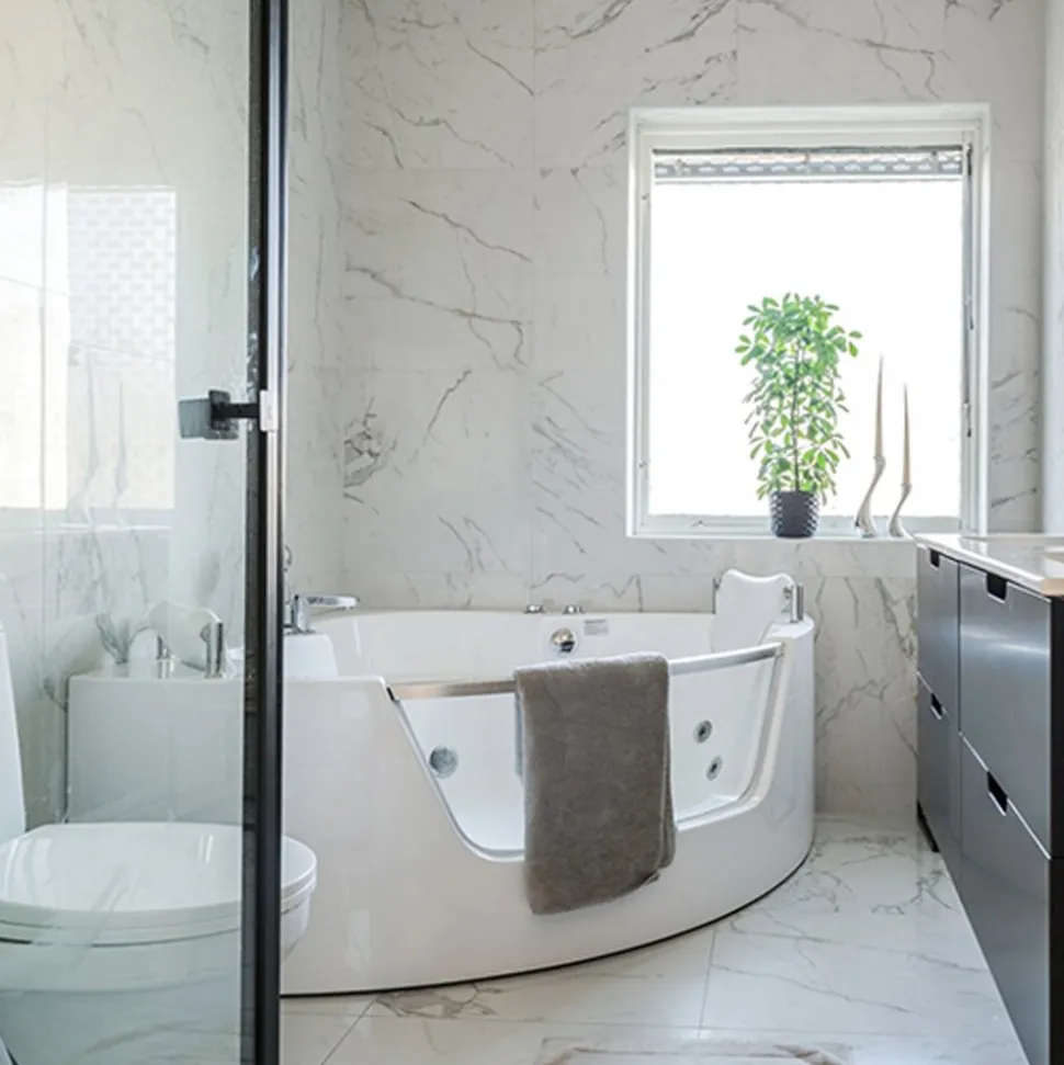 Bubbelbadkar med glasfront & värmare 140x140cm | BK-006V