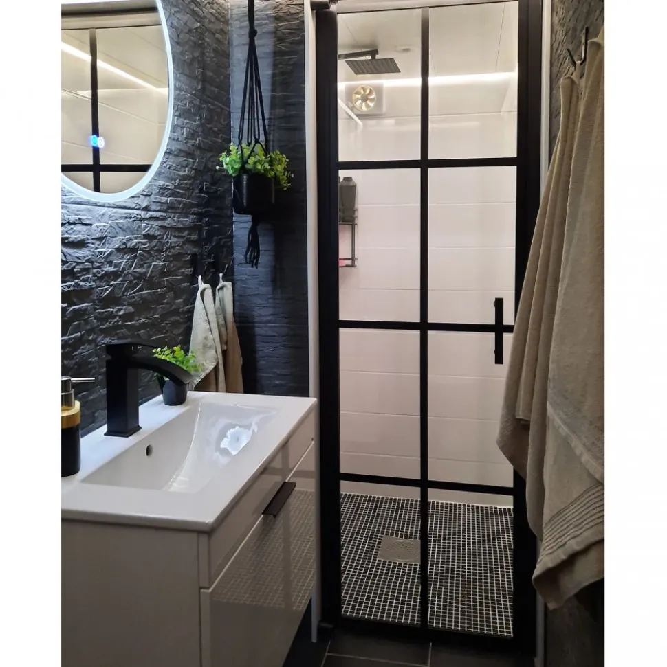 Duschdörr i industridesign | Nanobehandlad | 6mm säkerhetsglas