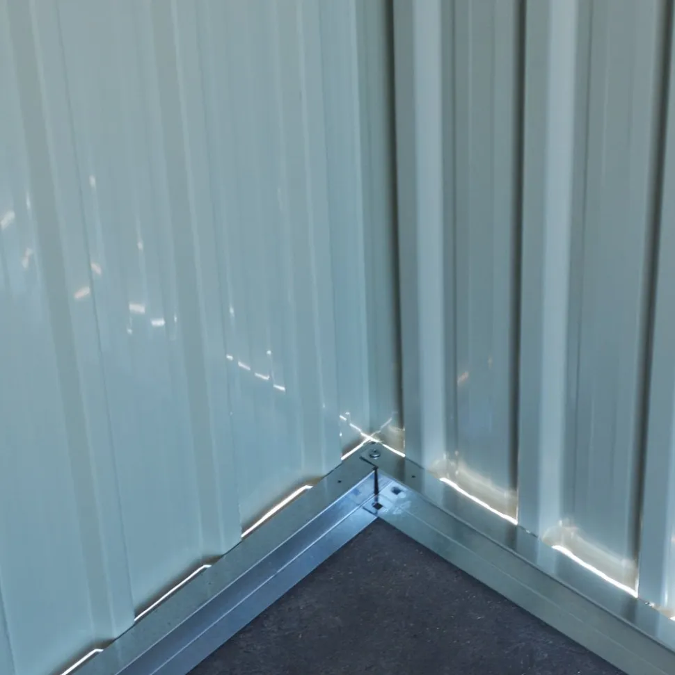 Förråd och redskapsbod 5,3m² | Skjutdörr | Med bas | Vit