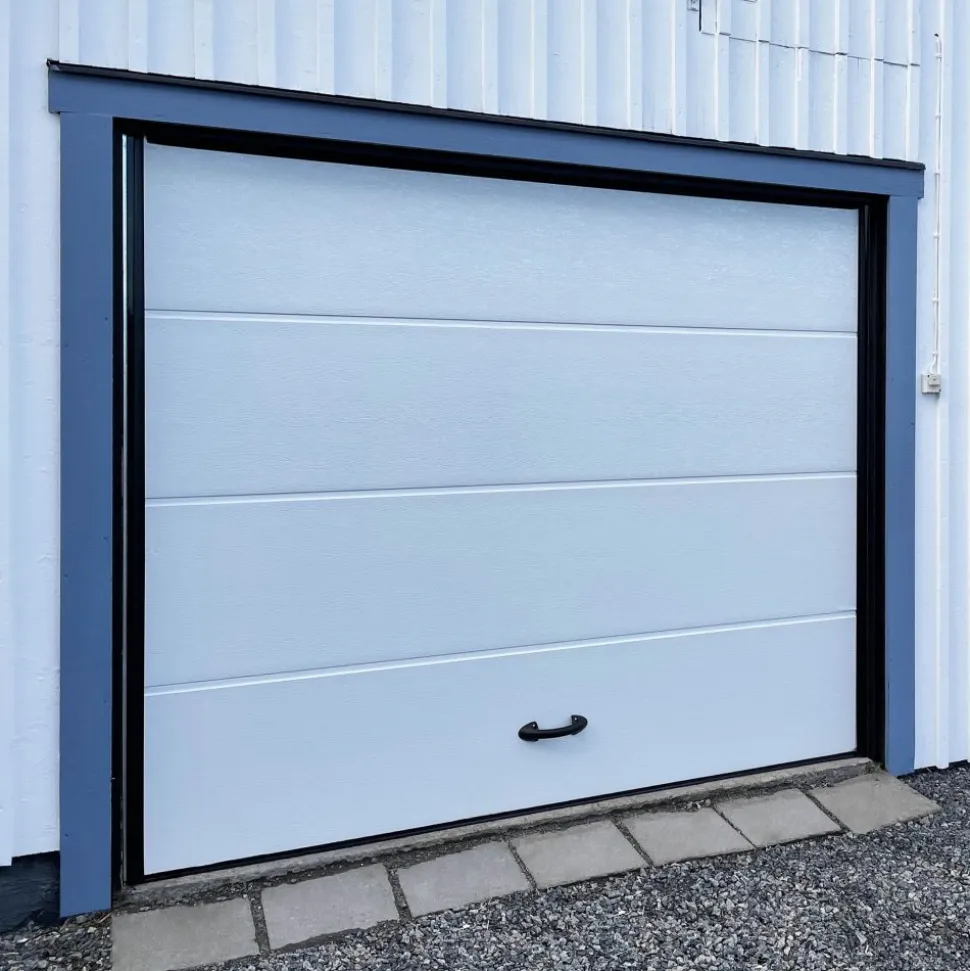 Garageport Takskjutport med fjärrstyrning | 2,4m bred