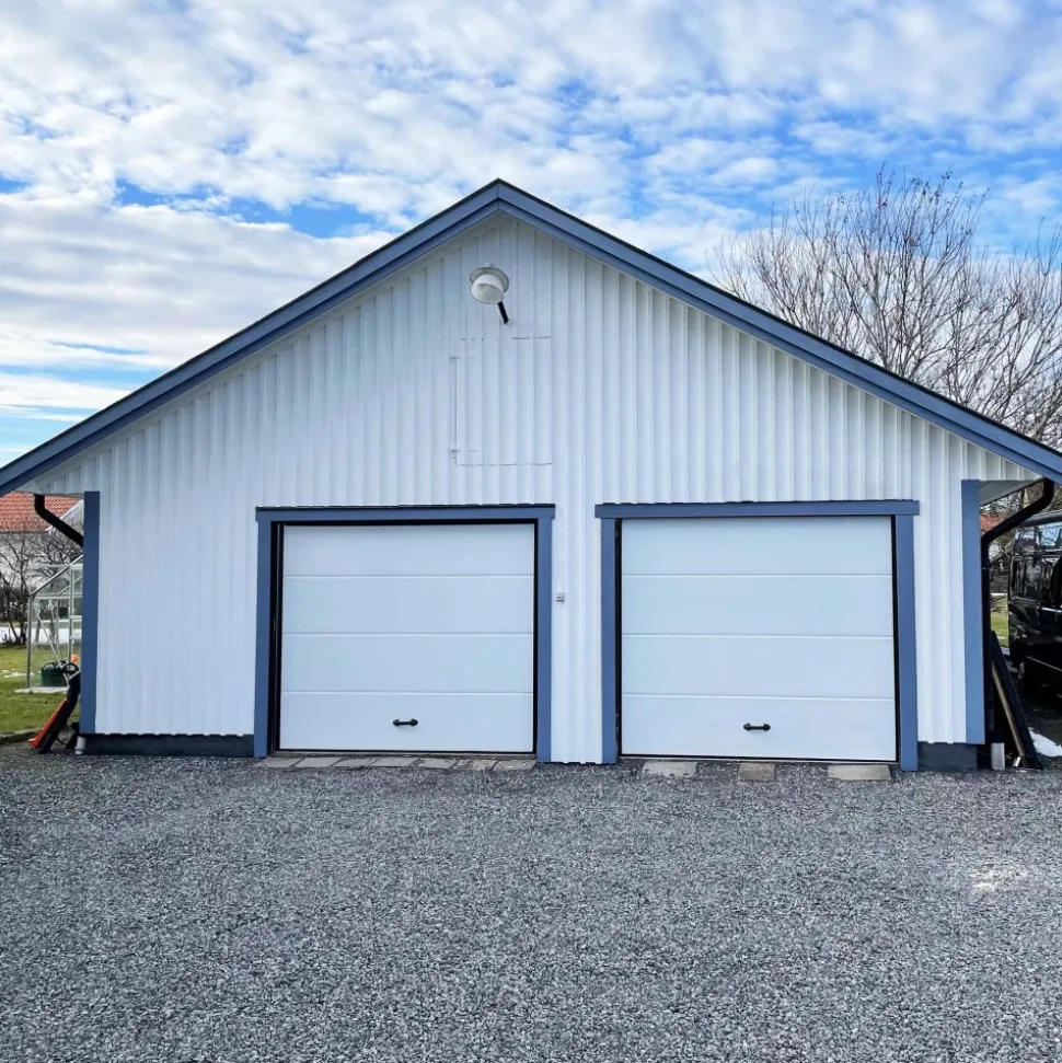 Garageport Takskjutport med fjärrstyrning | 2,4m bred
