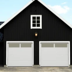 Garageport takskjutport med fjärrstyrning | 2,5m bred | Med fönster