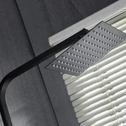 Komplett takduschset med handdusch i kantig design | Svart