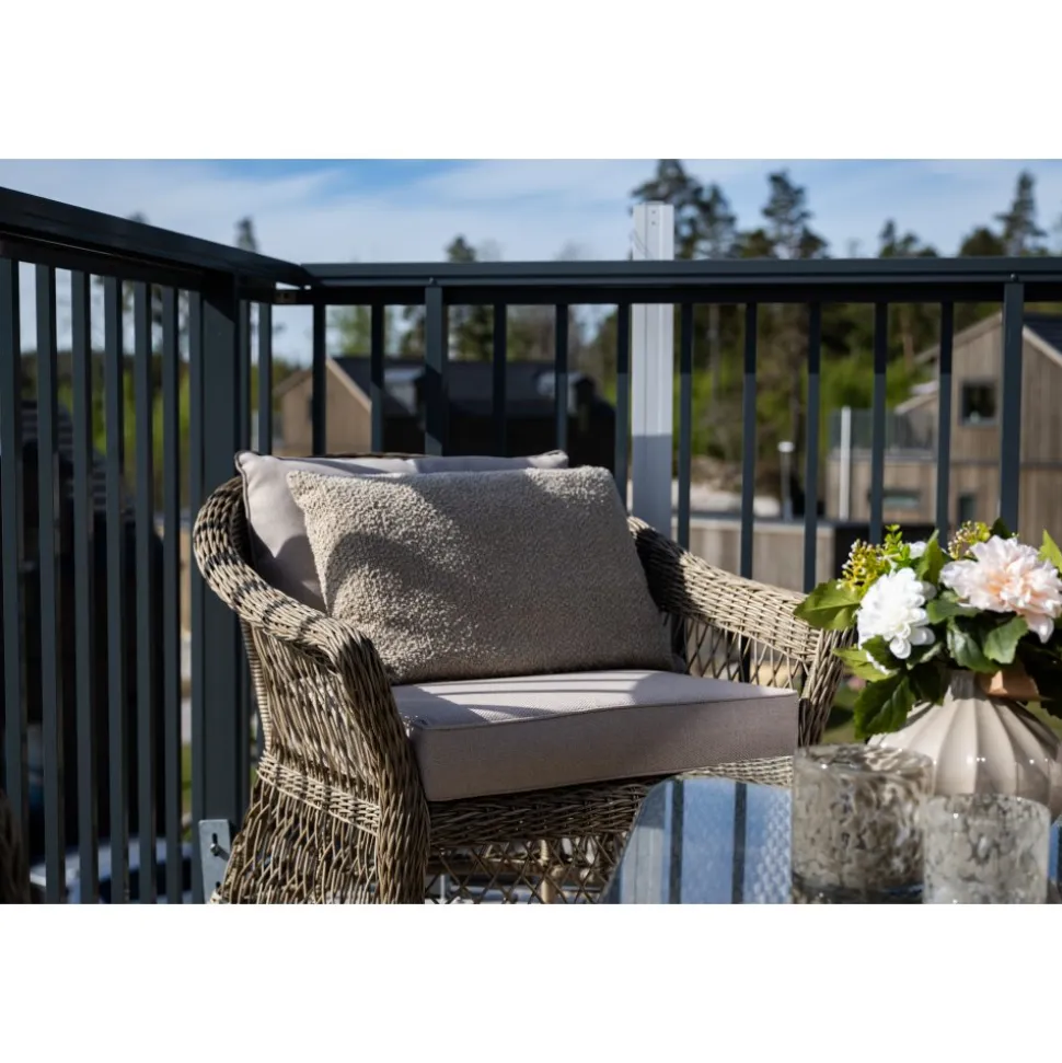 Loungegrupp i naturfärgad konstrotting | 4-delad med soffa, fåtöljer & bord | Ängsö