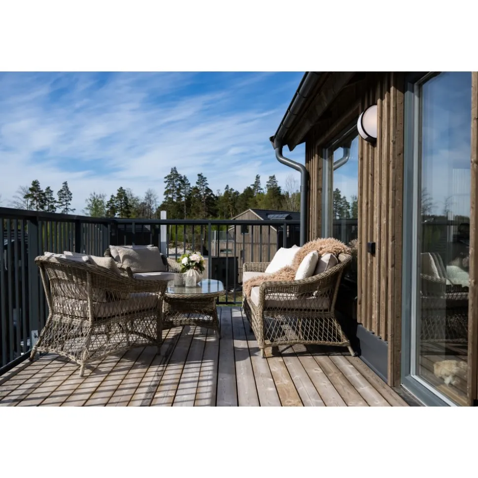 Loungegrupp i naturfärgad konstrotting | 4-delad med soffa, fåtöljer & bord | Ängsö
