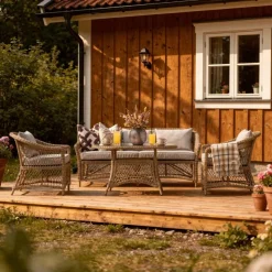 Loungegrupp utemöbler | Naturfärgad konstrotting | Soffa, fåtöljer & bord | Camilla