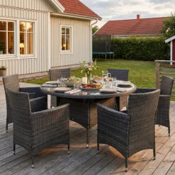 Matgrupp 6 platser | Runt bord Ø135 cm & stolar med dynor | Tylösand Mörk Grå