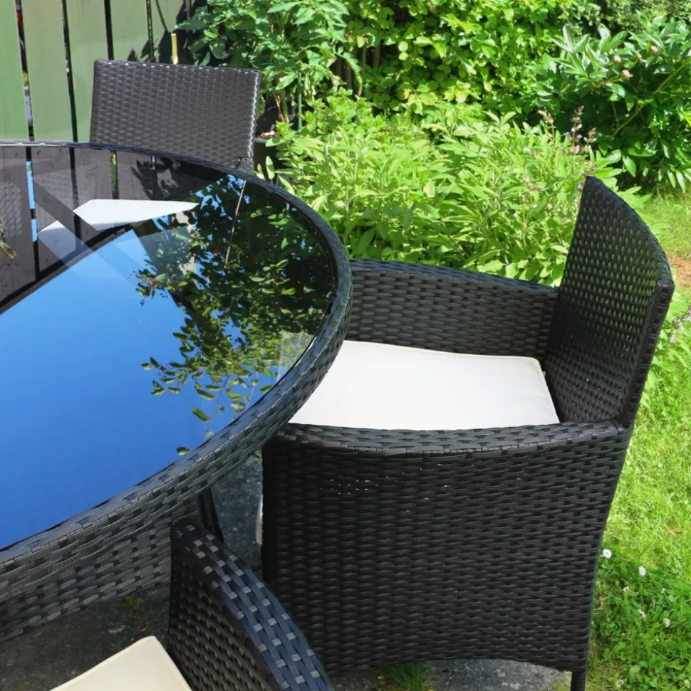 Matgrupp 6 platser | Runt bord Ø135 cm & stolar med dynor | Tylösand Svart