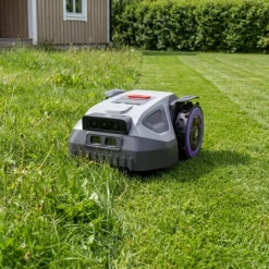 Robotgräsklippare utan begränsningskabel 500 m² | Centimeterprecision med RTK + AI Vision | ANTHBOT M5