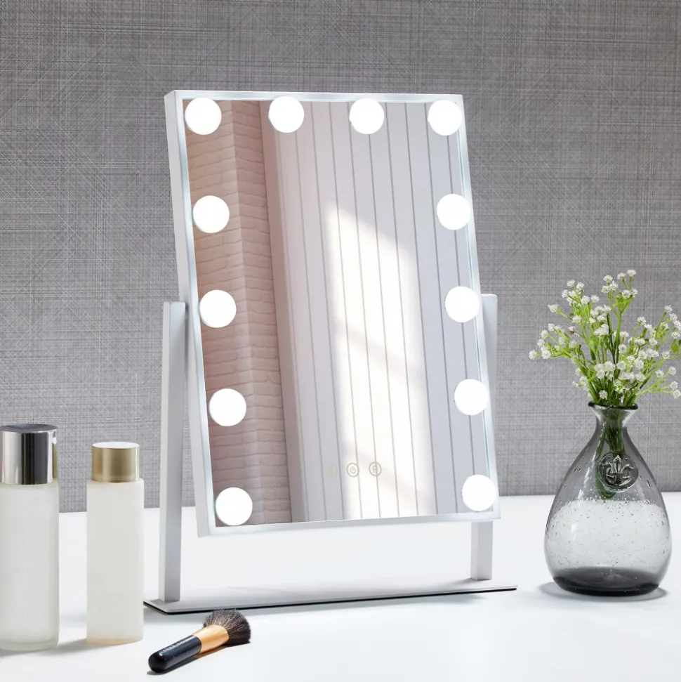 Sminkspegel på fot med LED-belysning | Pamela