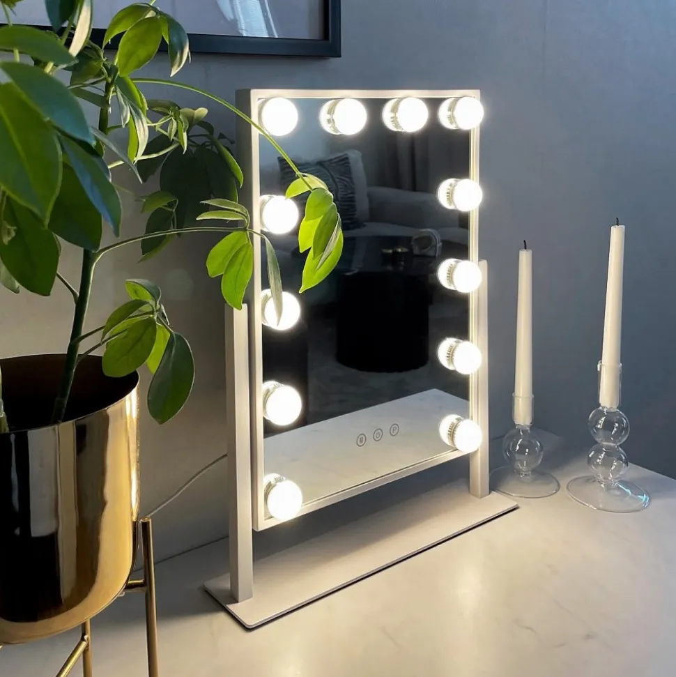 Sminkspegel på fot med LED-belysning | Pamela