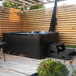 Spabad Foibe Blackline - 4 personer | Balboa VL260 | Lyfco