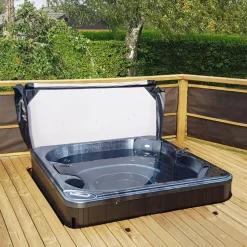 Spabad Foibe Blackline - 4 personer | Balboa VL260 | Lyfco