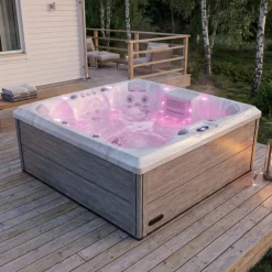 Spa Horizon | Lyxigt utespa för 46 personer | Balboa® styrsystem & Lucite® akryl