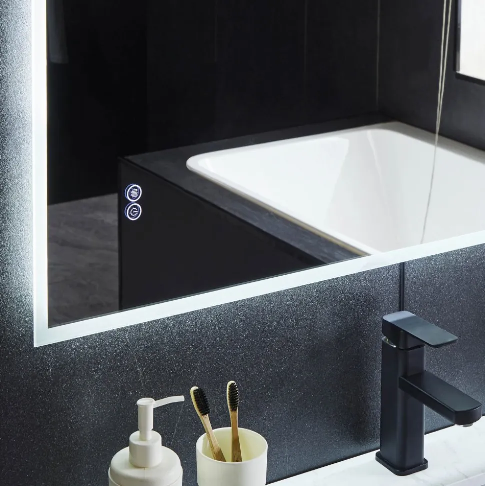Spegel med LED-belysning och anti-fog-funktion