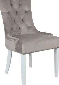 Tuva matstol beige sammet | Lyxig stol med ring-handtag, kromade nitar och vita ben