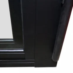 Uterum 14,8m² | Säkerhetsglas och kanalplast | Aluminiumstomme | Svart